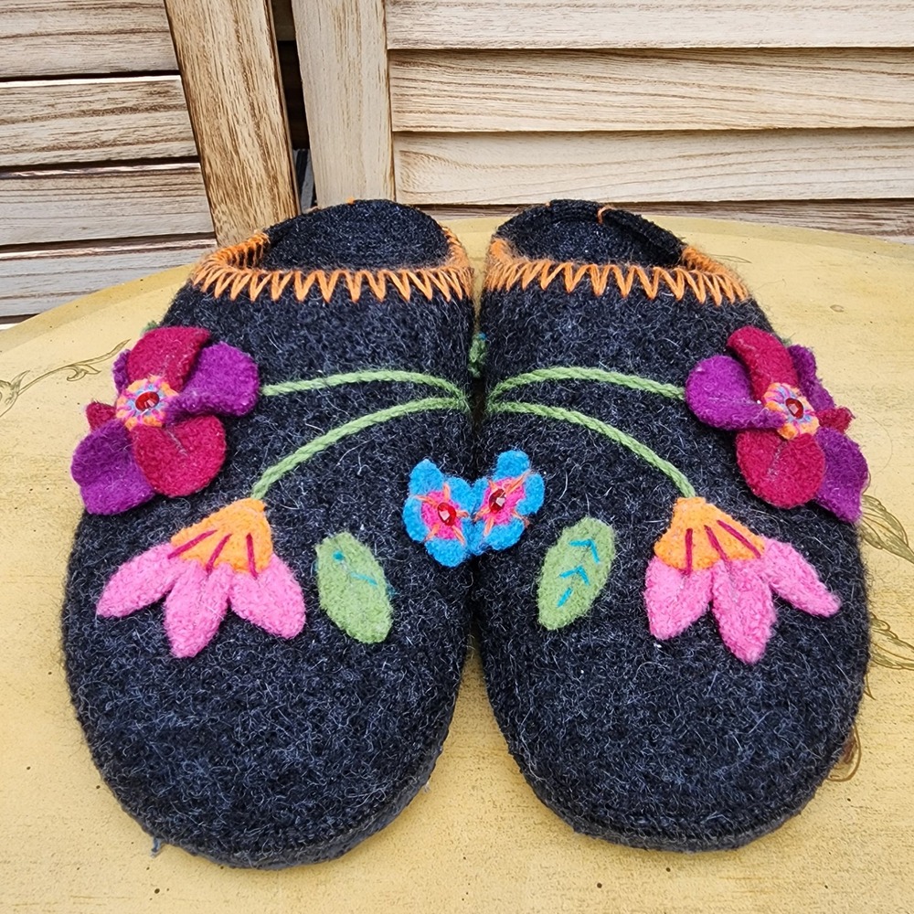 Giesswein EU 37 Dark Gray 100% Wool Floral Embroidered Slippers Cottagecore